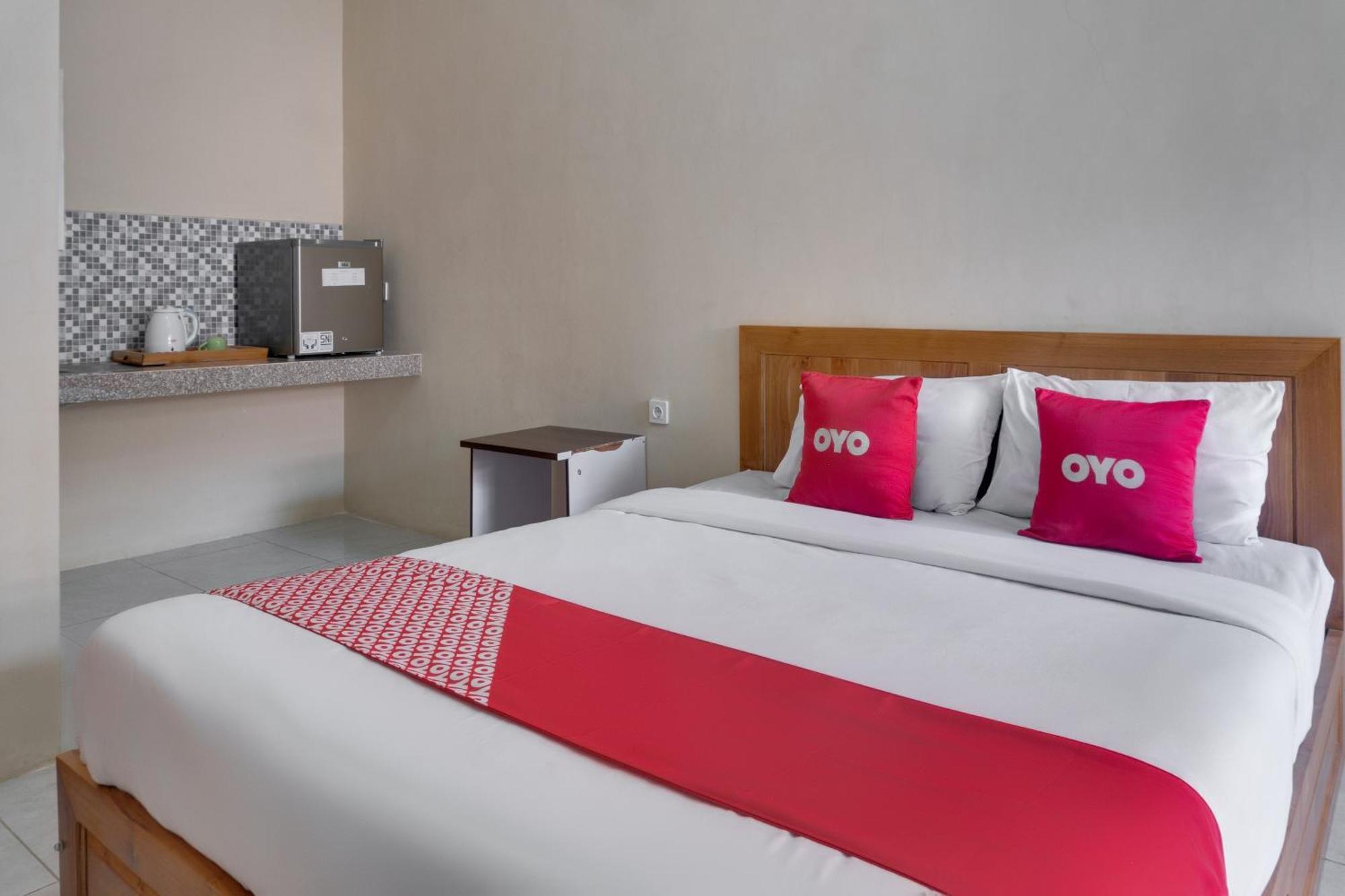 Super Oyo 1579 Kate'El Inn Banyuwangi  Exteriör bild