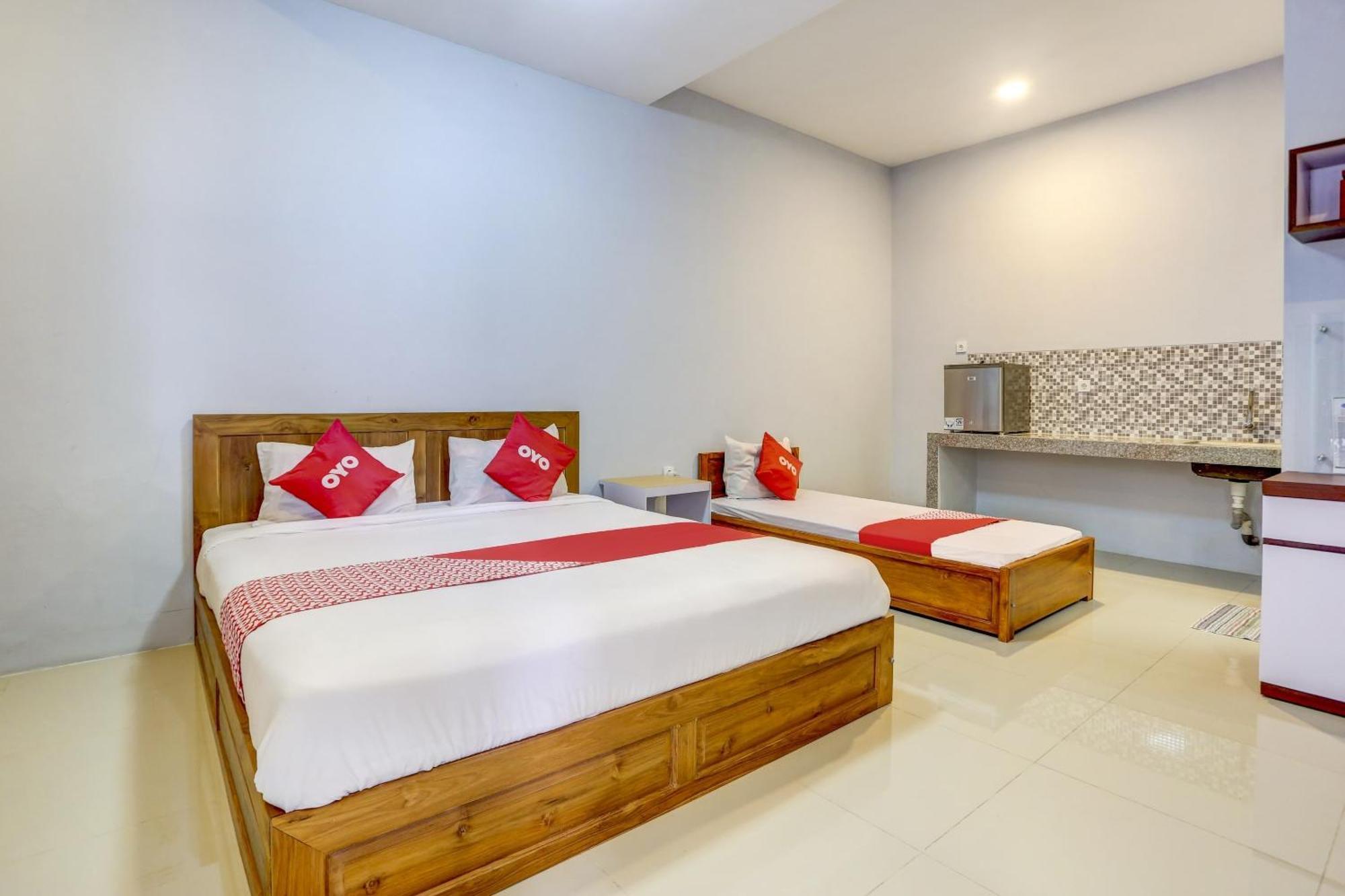 Super Oyo 1579 Kate'El Inn Banyuwangi  Exteriör bild